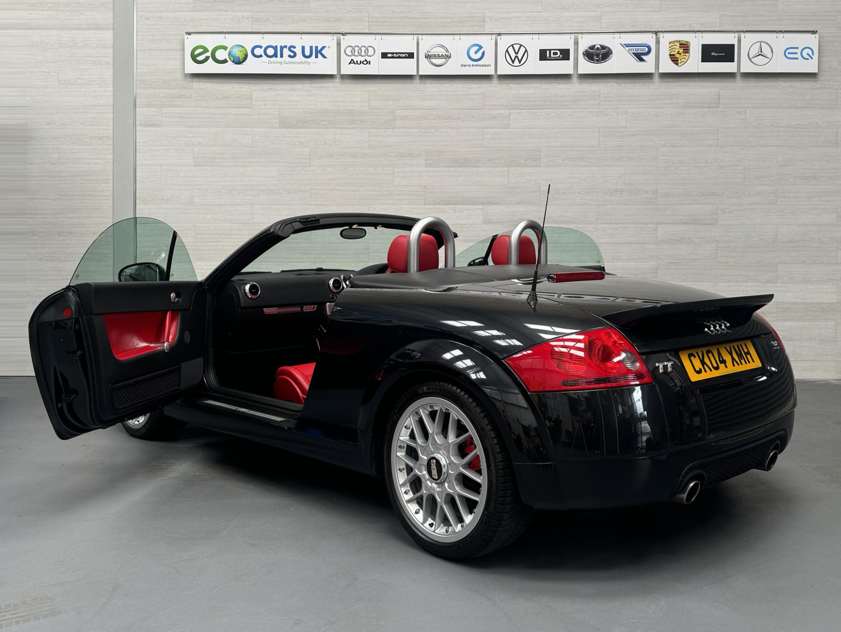 Audi TT 3.2 V6 Roadster 2dr Petrol Manual quattro (257 g/km, 247 bhp)